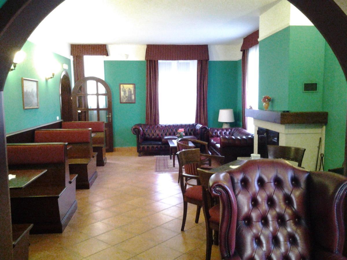 Отель Casale Maginulfo Roccamandolfi Экстерьер фото